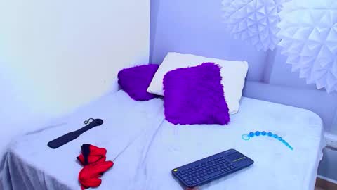 Snapshot of _gold_strawberry_ chatting on May 16, 2026, 6:54 am _gold_strawberry_ online show from May 16, 2026, 6:54 am