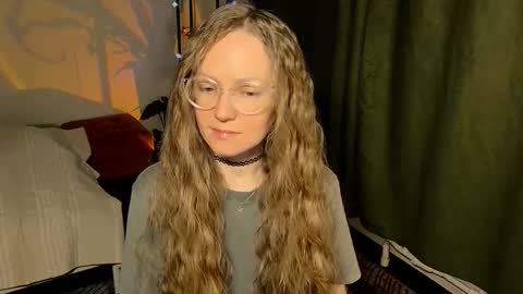 _goldilocks__ online show from October 8, 2025, 4:48 pm