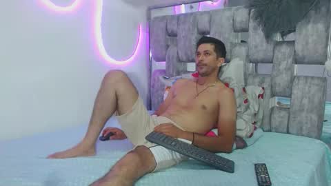 Snapshot of _grasshopper chatting on April 8, 2026, 2:22 am _grasshopper online show from April 8, 2026, 2:22 am