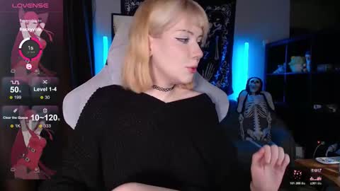 Tori online show from December 15, 2025, 10:03 pm