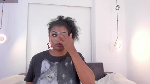 Darlis  online show from March 5, 2025, 7:27 pm