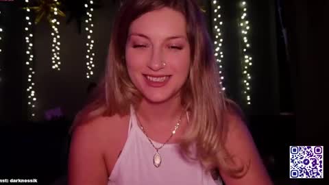 Snapshot of _hypnotic_gaze_ chatting on March 7, 2025, 11:18 am Nessy  online show from March 7, 2025, 11:18 am