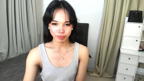 yanie online show from October 30, 2025, 7:54 am