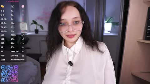 Snapshot of _inner_glow_ chatting on April 8, 2026, 5:13 pm Emily online show from April 8, 2026, 5:13 pm