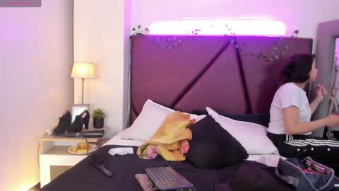 Snapshot of _isabella_2 chatting on December 17, 2024, 3:17 pm Isa online show from December 17, 2024, 3:17 pm