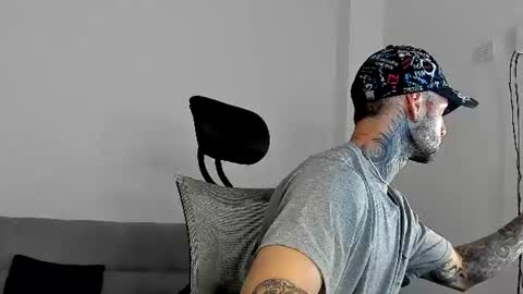 Snapshot of _jamesleandros chatting on July 25, 2026, 5:10 pm jeison online show from July 25, 2026, 5:10 pm
