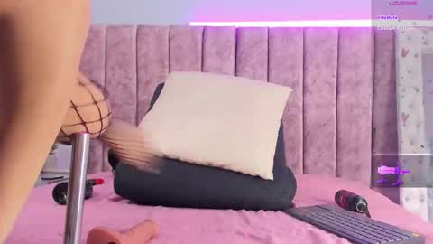 Jasmine online show from November 12, 2025, 2:17 pm