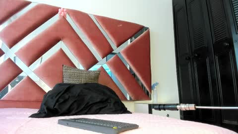 Jasmine online show from April 6, 2026, 1:23 pm