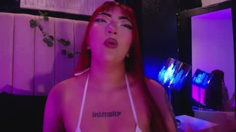 Mia online show from December 27, 2024, 1:50 pm