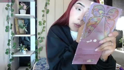 Mia online show from February 21, 2025, 2:06 pm