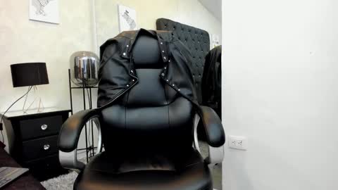 Snapshot of _johnson_alana chatting on May 21, 2026, 12:12 pm _johnson_alana online show from May 21, 2026, 12:12 pm
