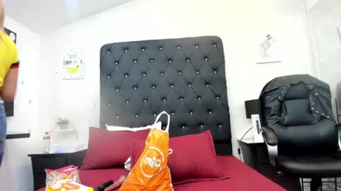 Snapshot of _johnson_alana chatting on June 24, 2026, 12:53 am _johnson_alana online show from June 24, 2026, 12:53 am