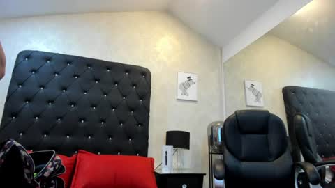Snapshot of _johnson_alana chatting on July 8, 2026, 12:53 pm _johnson_alana online show from July 8, 2026, 12:53 pm