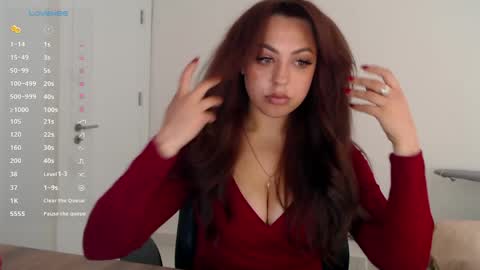 Snapshot of _just_a_queen_3 chatting on May 7, 2026, 9:36 am _just_a_queen_3 online show from May 7, 2026, 9:36 am