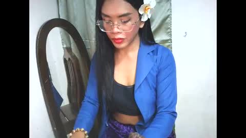 _karie_ online show from October 14, 2025, 1:34 pm