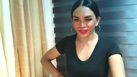 _karie_ online show from November 8, 2025, 1:00 pm