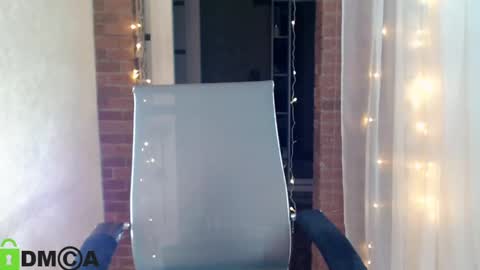  karolina online show from February 26, 2025, 6:43 pm