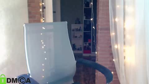  karolina online show from March 10, 2025, 3:41 pm