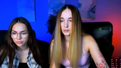 _kellykitten_ online show from November 24, 2025, 9:42 am