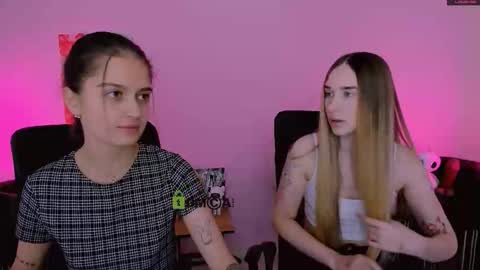 _kellykitten_ online show from December 14, 2025, 9:36 am