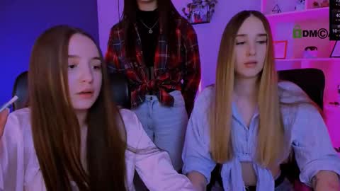 _kellykitten_ online show from March 26, 2026, 10:10 am