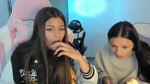 khloe sweet online show from November 24, 2025, 8:08 pm