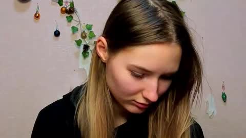 Snapshot of _kikiclark_ chatting on February 1, 2026, 6:17 pm _kikiclark_ online show from February 1, 2026, 6:17 pm