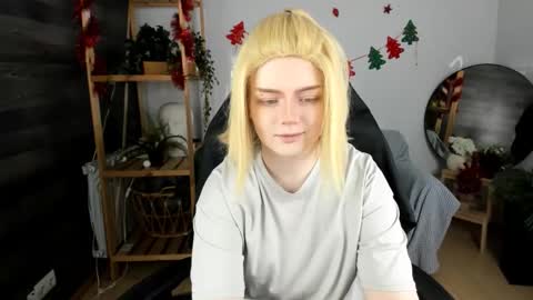 Li online show from December 17, 2025, 8:15 pm