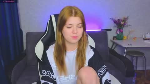 Molly   Emily online show from November 28, 2025, 6:10 pm