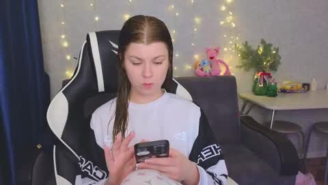 Molly   Emily online show from January 5, 2026, 5:38 pm