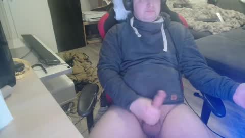 _kitsu_ online show from February 10, 2025, 3:53 pm