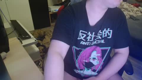 _kitsu_ online show from February 17, 2025, 12:43 am