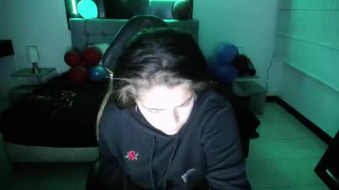 Snapshot of _kitten_1 chatting on February 19, 2025, 7:06 am _kitten_1 online show from February 19, 2025, 7:06 am