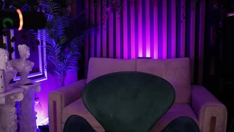 Snapshot of _kleo_ chatting on October 6, 2025, 8:28 pm online show from October 6, 2025, 8:28 pm