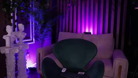 Snapshot of _kleo_ chatting on October 7, 2025, 8:17 pm online show from October 7, 2025, 8:17 pm