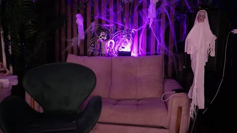 Snapshot of _kleo_ chatting on October 20, 2025, 10:54 pm online show from October 20, 2025, 10:54 pm