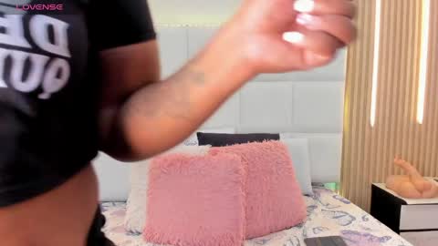 _krystal_cambell online show from April 14, 2026, 11:49 am