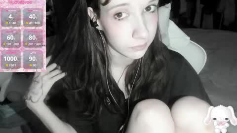  kuro  online show from April 4, 2026, 7:17 am