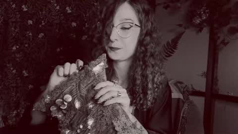 Lady Luna online show from December 16, 2024, 2:04 am