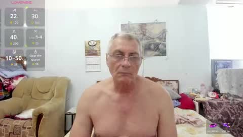 Snapshot of _lady_red_ chatting on June 18, 2026, 1:26 pm Lory online show from June 18, 2026, 1:26 pm