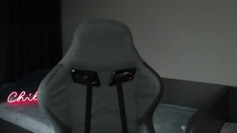 _lalune_ online show from December 5, 2025, 3:09 pm