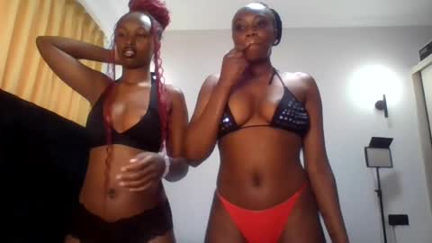 Snapshot of _latoyah chatting on June 20, 2026, 12:52 pm _latoyah online show from June 20, 2026, 12:52 pm