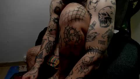 Layne online show from October 11, 2025, 9:52 am