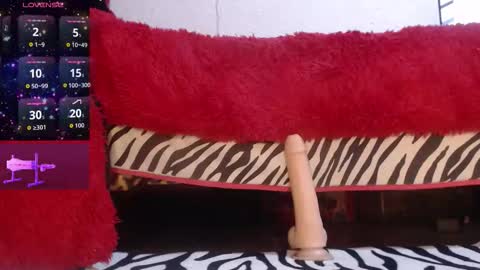 Snapshot of _leyla_james_ chatting on October 23, 2025, 1:38 am leyla online show from October 23, 2025, 1:38 am