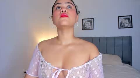 Lia 3 online show from July 4, 2026, 7:20 pm