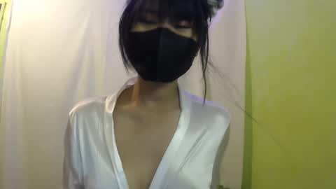 _lilies_gigi_ online show from January 16, 2025, 10:55 pm