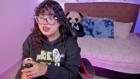 Liily online show from November 26, 2025, 6:53 pm