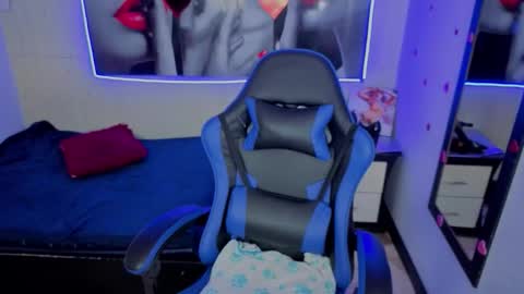 Lucia online show from February 16, 2026, 6:26 pm