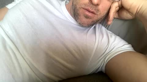 Snapshot of _lululeo_ chatting on April 19, 2026, 7:49 pm _lululeo_ online show from April 19, 2026, 7:49 pm