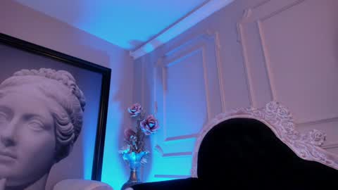 Snapshot of _luna_dupont_ chatting on January 20, 2025, 6:32 pm Luna online show from January 20, 2025, 6:32 pm